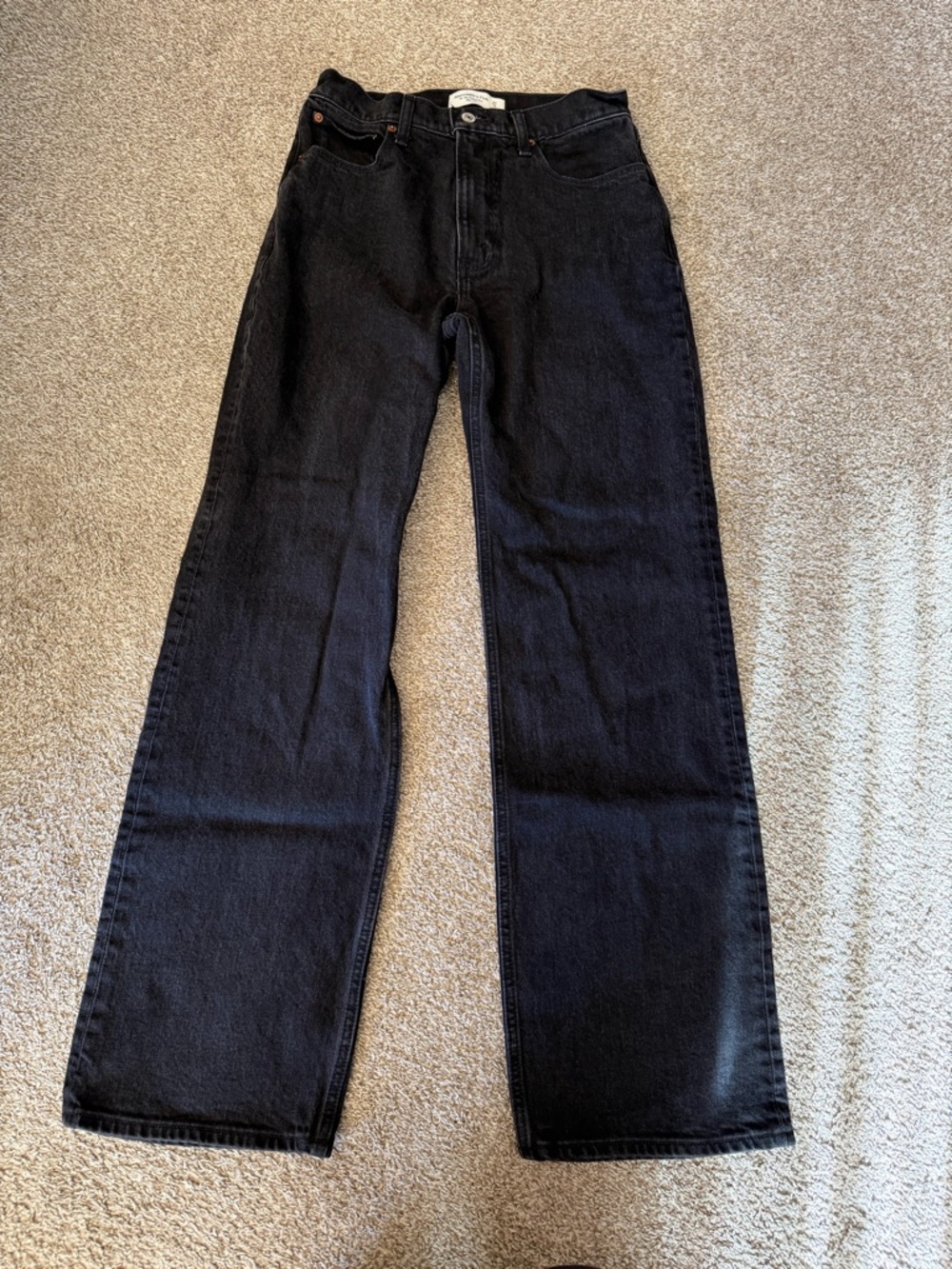 Abercrombie Women’s Distressed 90s High Rise Relaxed Black Jeans - Picture 4 of 8